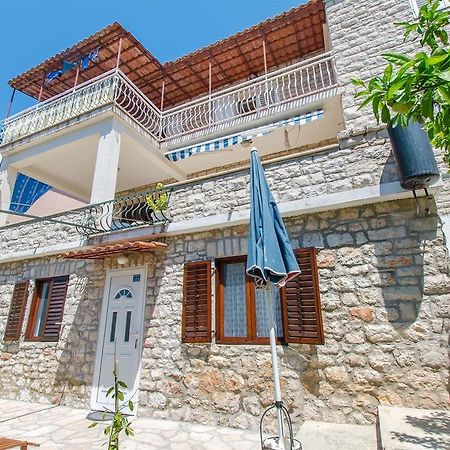 Apartments Vojka Milna  Ngoại thất bức ảnh